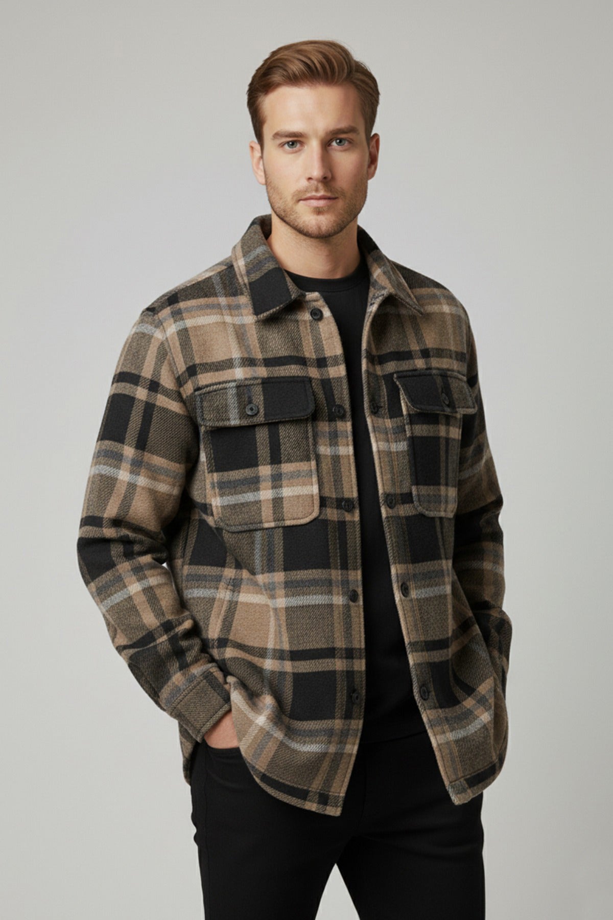 Ternet overshirt med brystlommer i kraftigt materiale