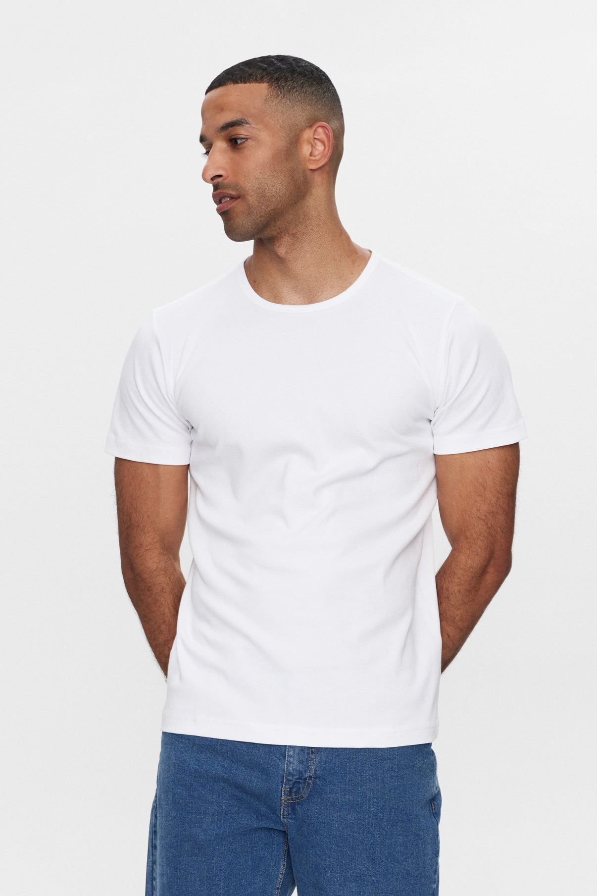 Sam - Basic T-shirt i tætvævet kvalitet