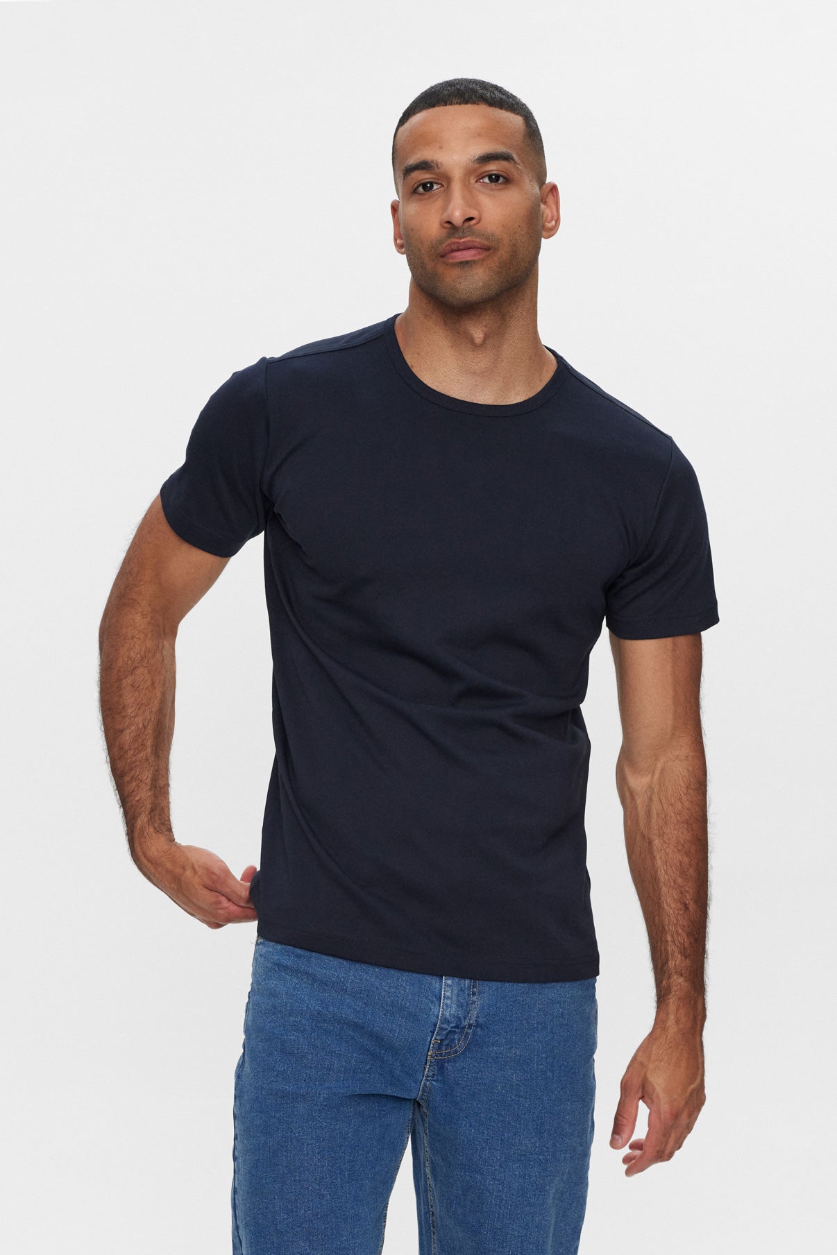 Sam - Basic T-shirt i tætvævet kvalitet