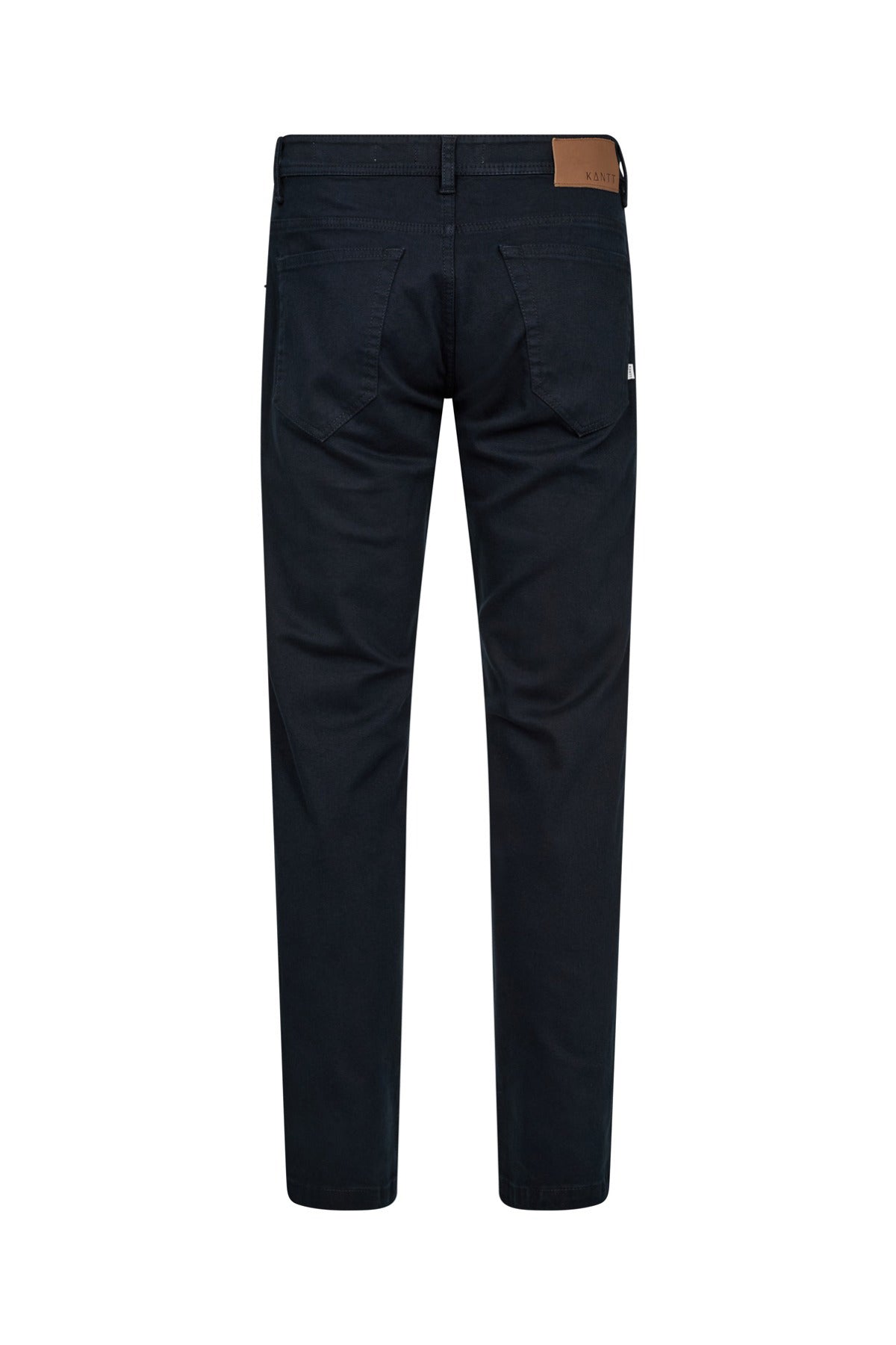 Mørkeblå regular fit jeans med stræk,let slidte detaljer og brunt læderlabel bagpå waistbandet.