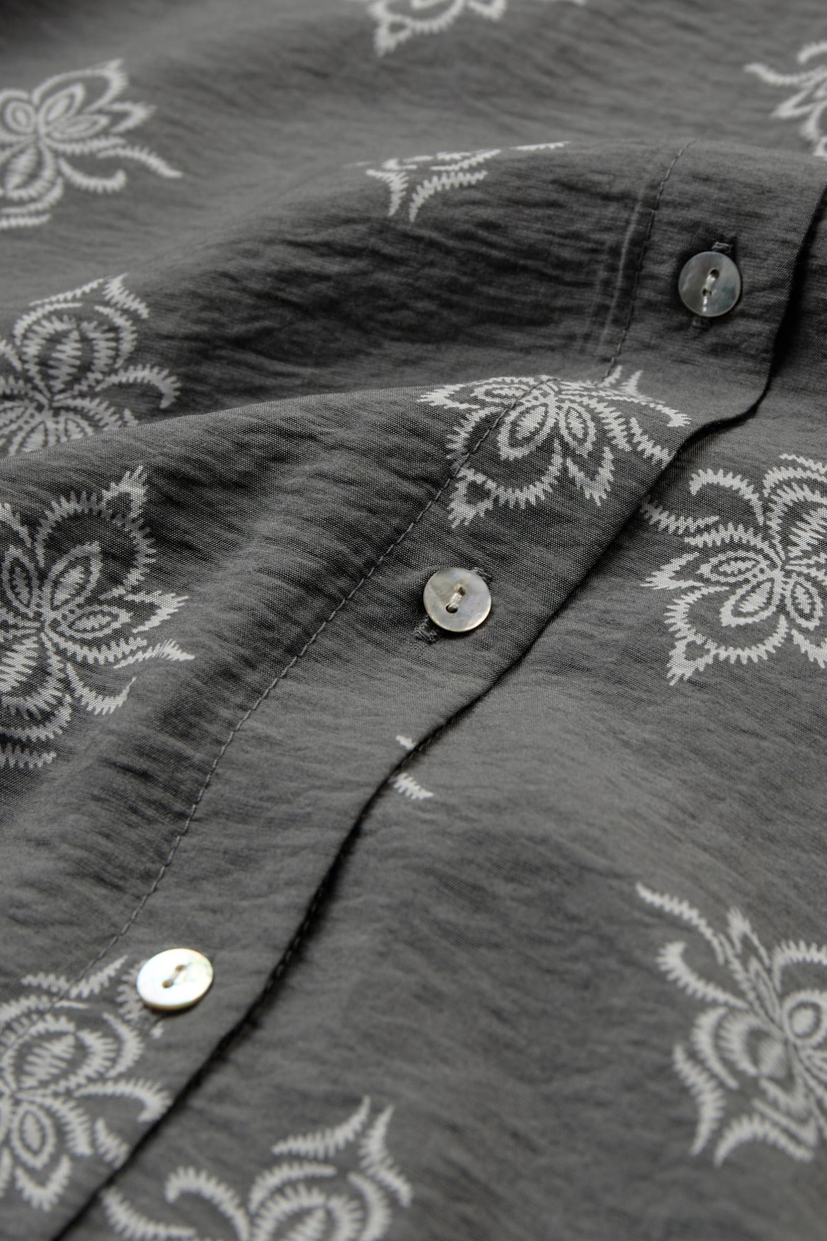 Nille - Viskose kjole med print