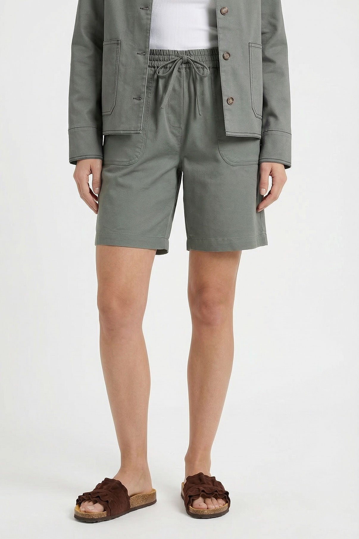 April - Shorts med lommer og justerbar snøre