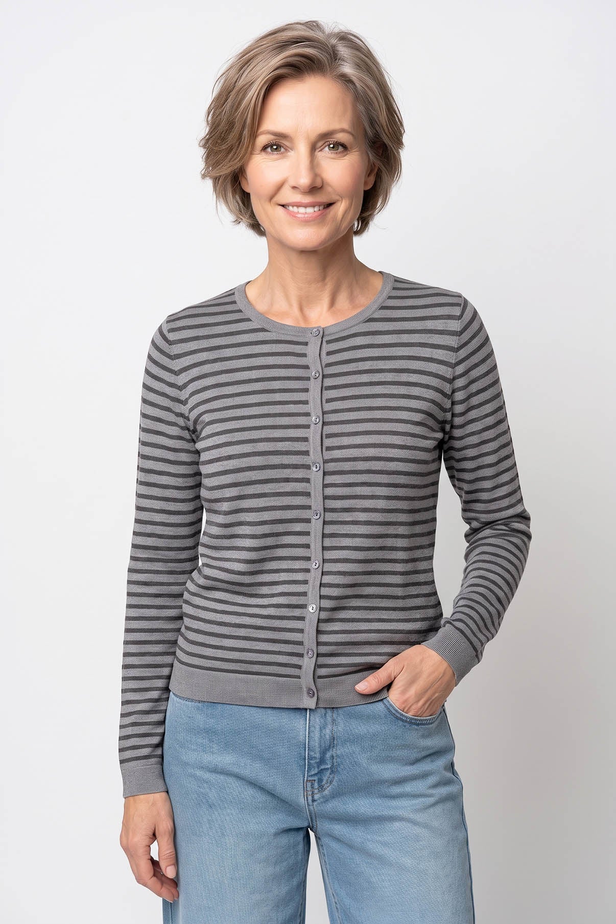 Leda - Klassisk let cardigan med knapper