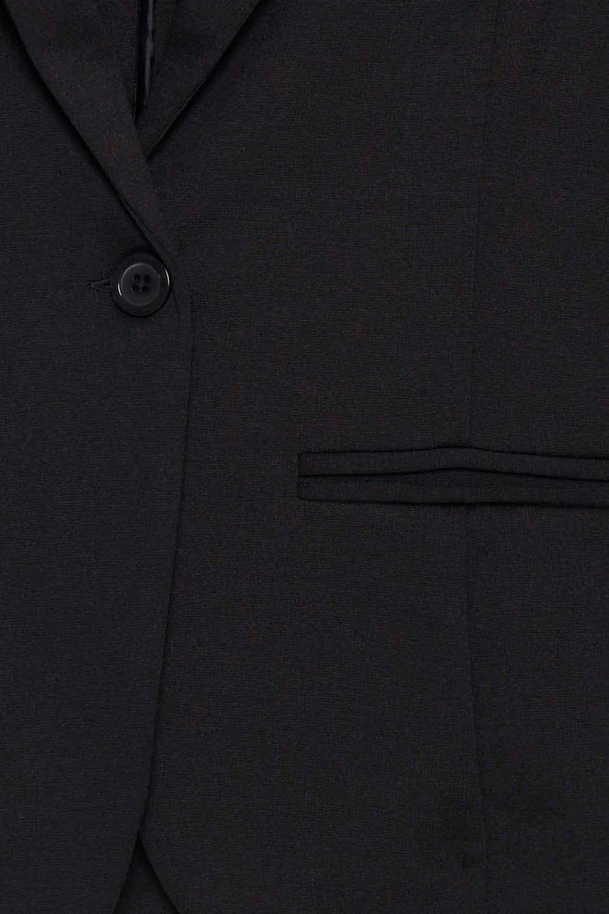 Sort klassisk blazer med enkelt knap og smalle revers i regular fit.