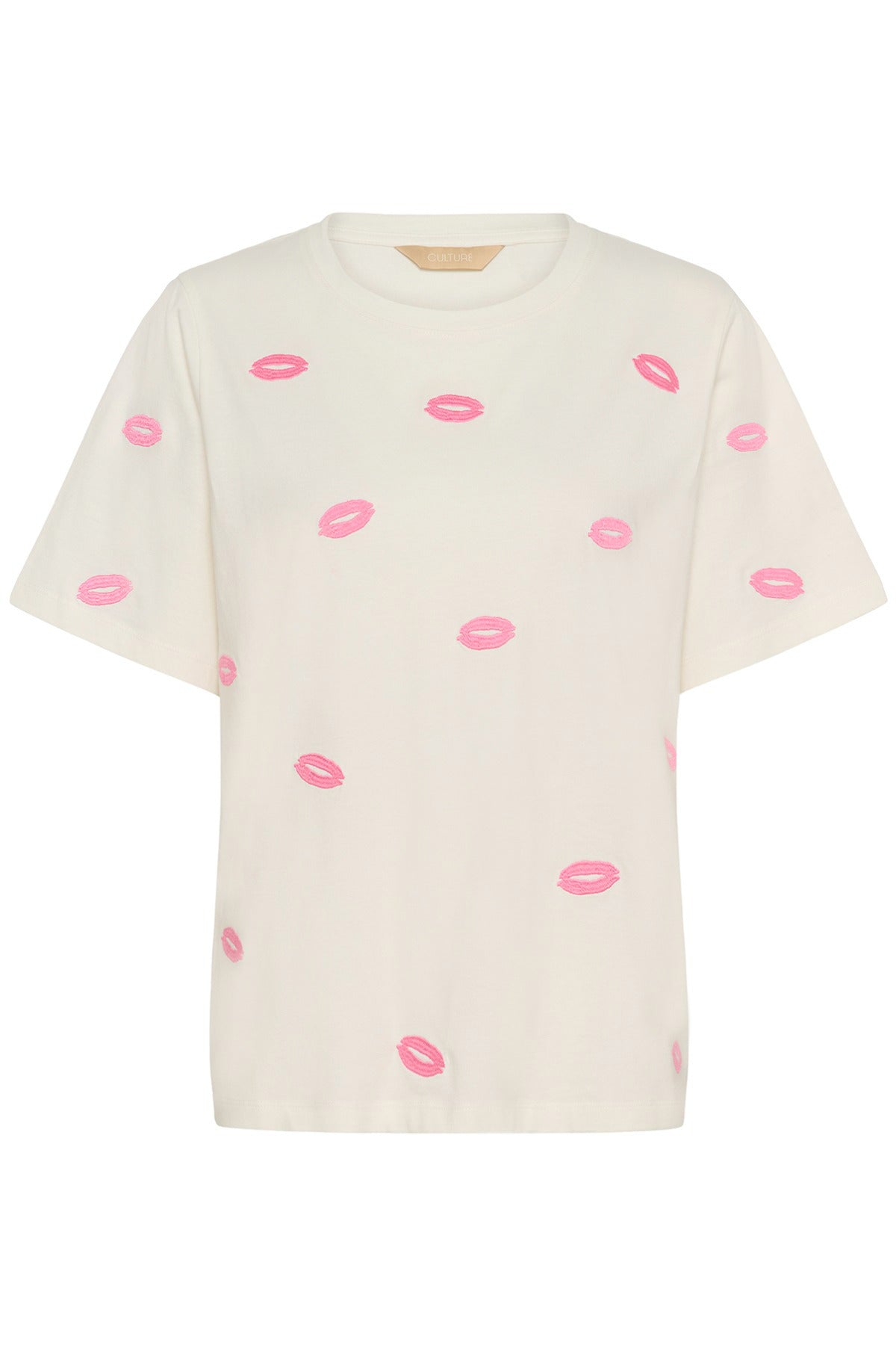 Hvid kortærmet t-shirt med rund hals og pink læbestiftsmotiv over hele fronten.