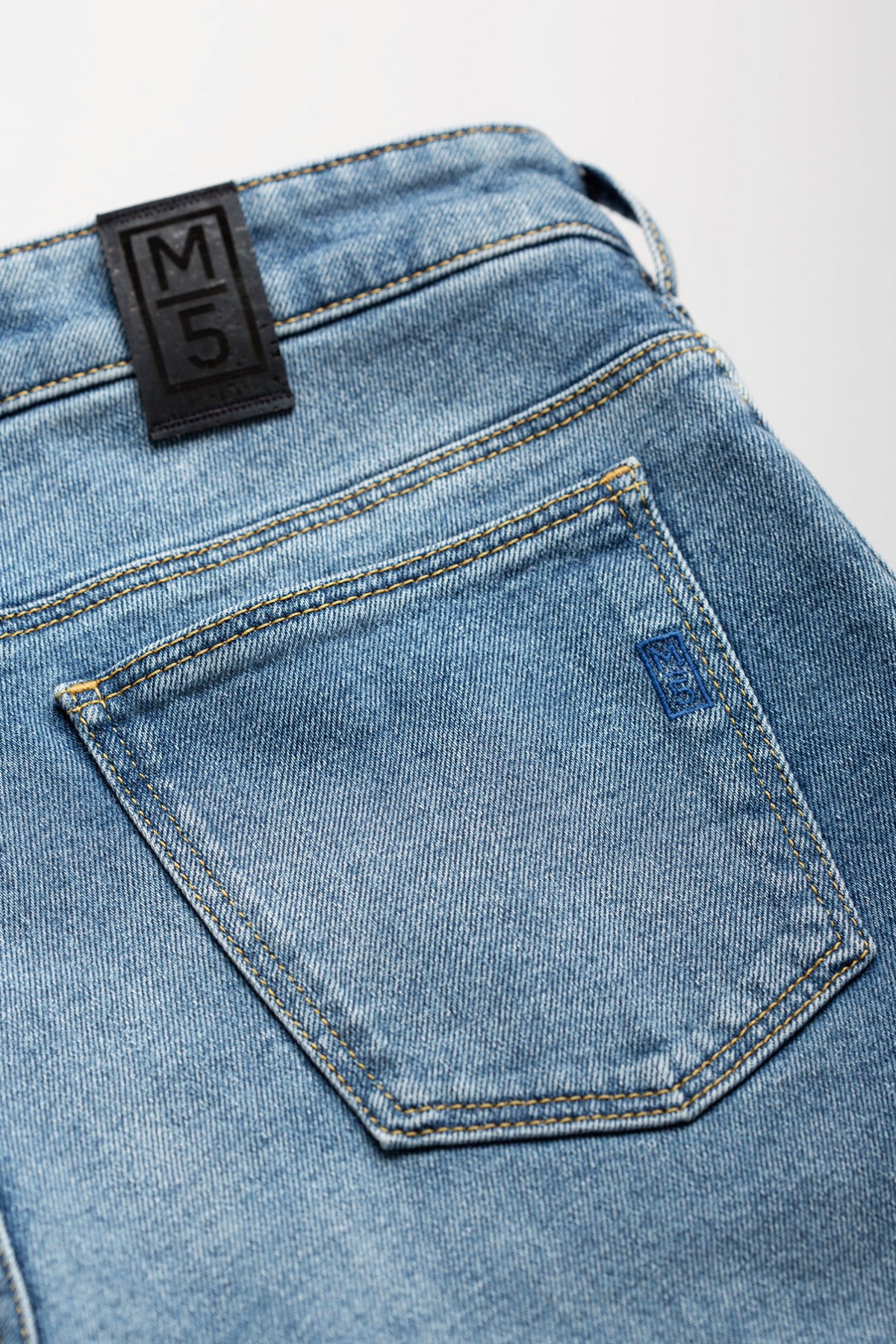 M5 FIVE Art.9-6268