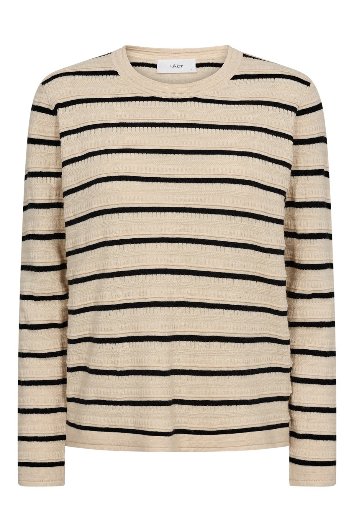 Beige og sort stribet striktrøje med rund hals og ribstrikdetaljer ved ærmer og talje.