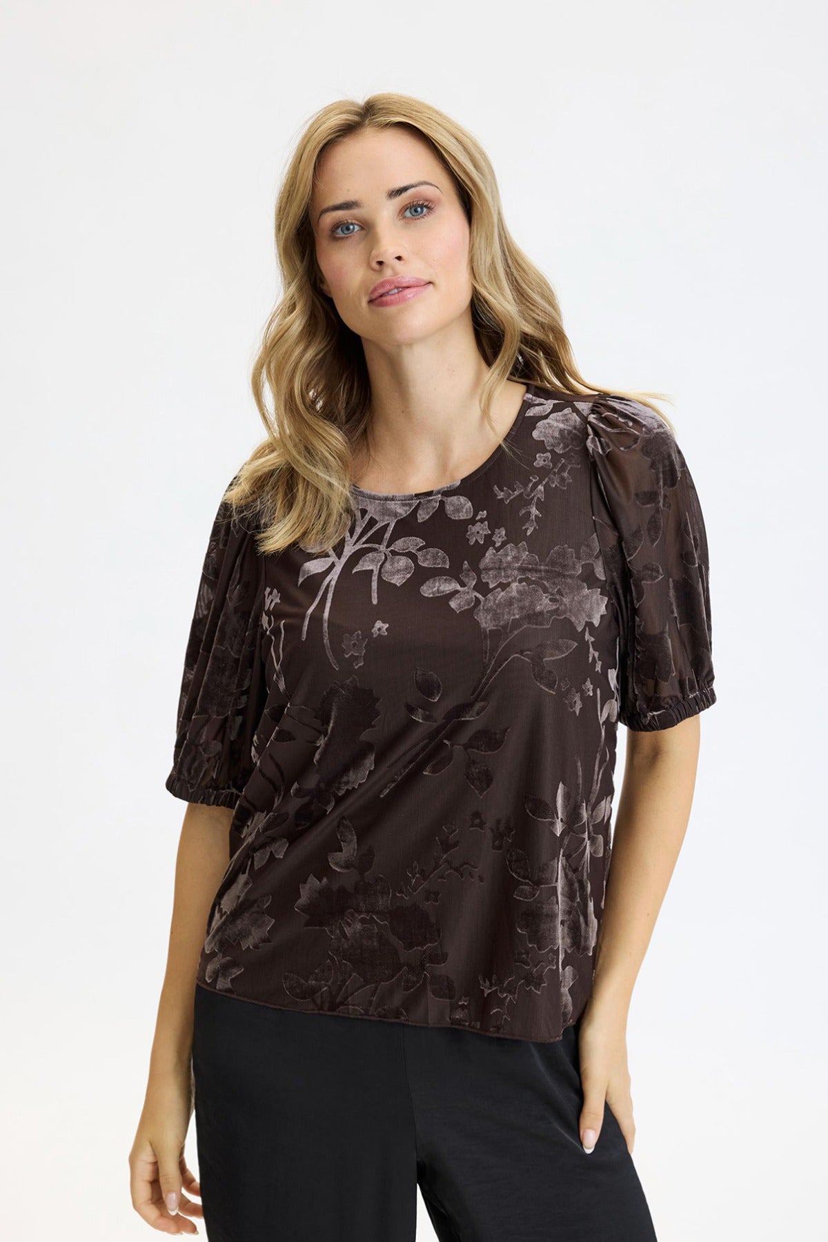 Natalie - Bluse med velourmønster og korte ærmer