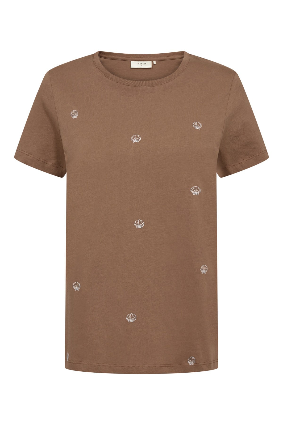 Brun bomulds t-shirt med korte ærmer og små hvide dekorative detaljer foran.