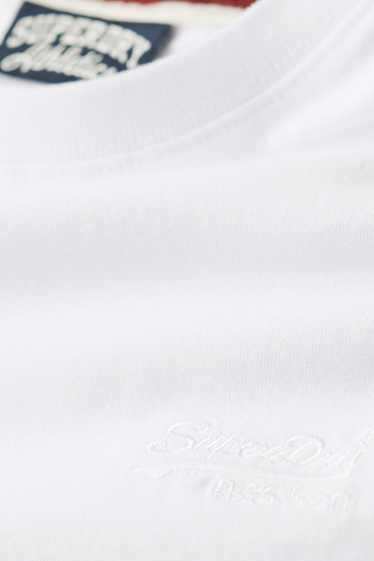 ESSENTIAL LOGO EMB TEE