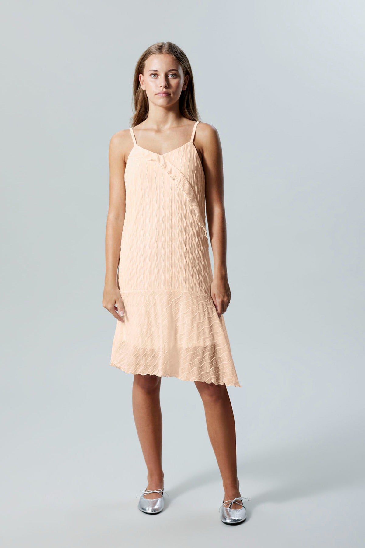 LMTD GIRLS NLFHULLU SHORT STRAP DRESS