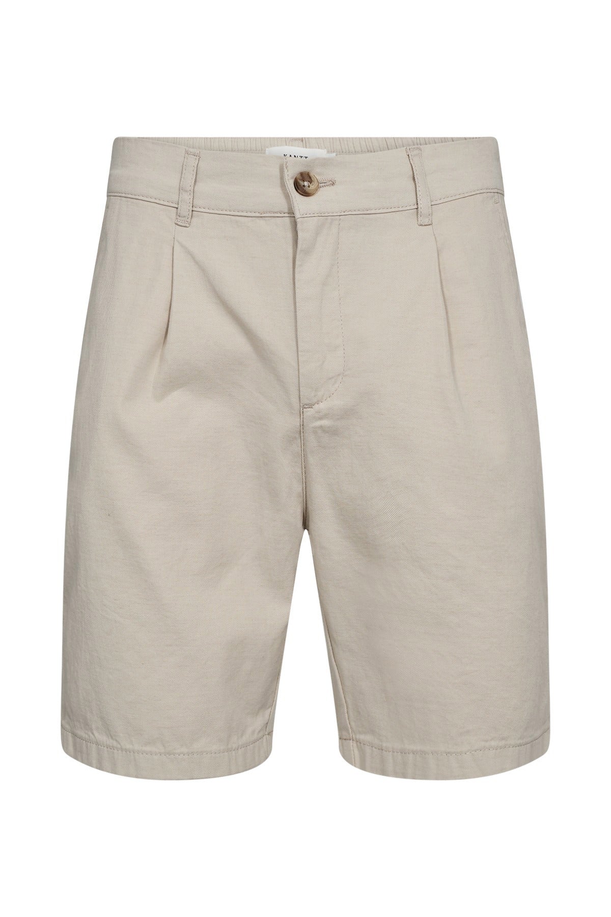 Beige casual shorts i ren kashmir med knap og lynlås samt sidelommer.
