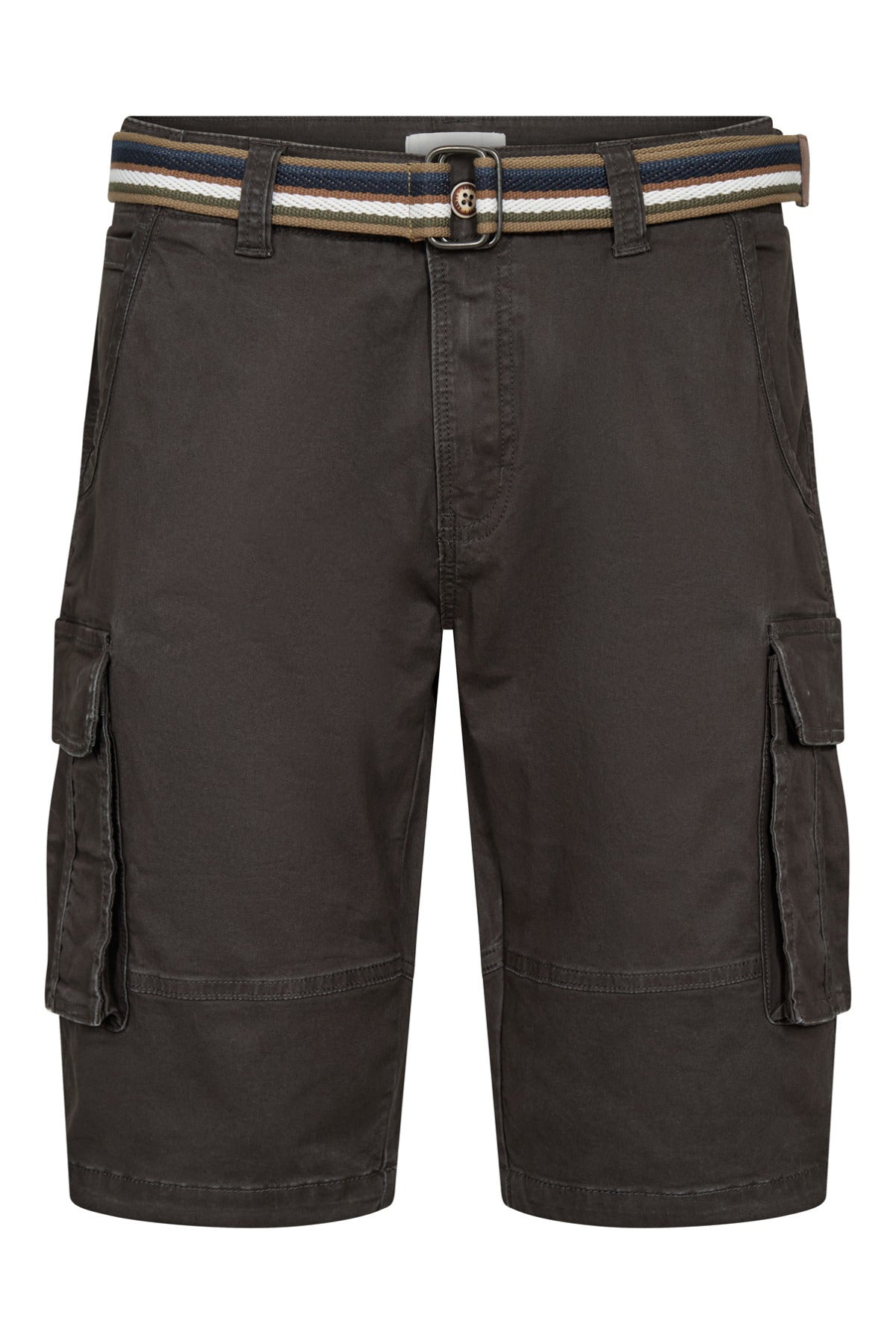 Cargo shorts i armygrøn med lommer på siderne og stribet bælte.