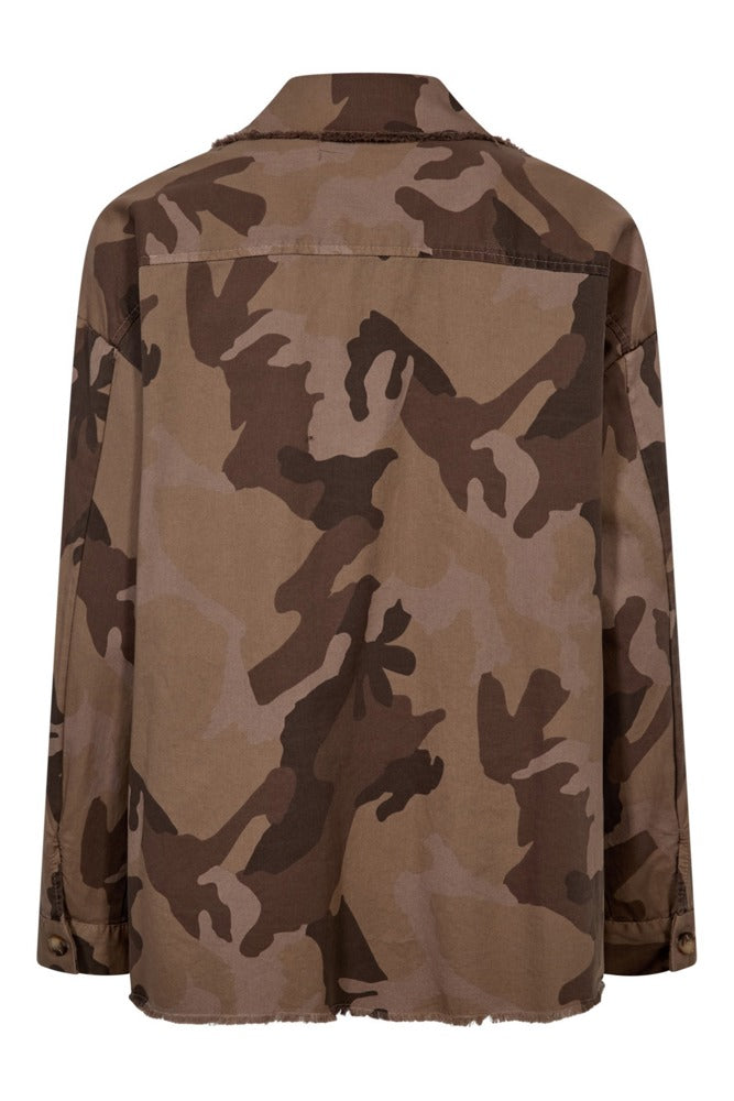 Skjorte med camouflageprint og rå kanter