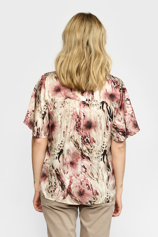 AMORA - Kortærmet print bluse i silkekvalitet