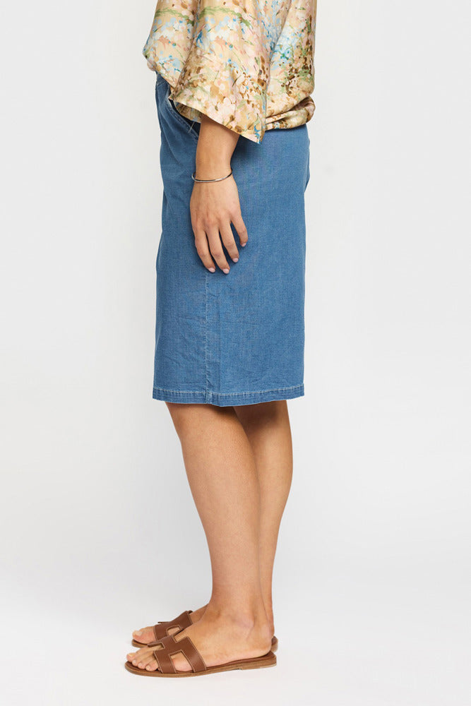 FRIDA - Lange shorts med vide ben