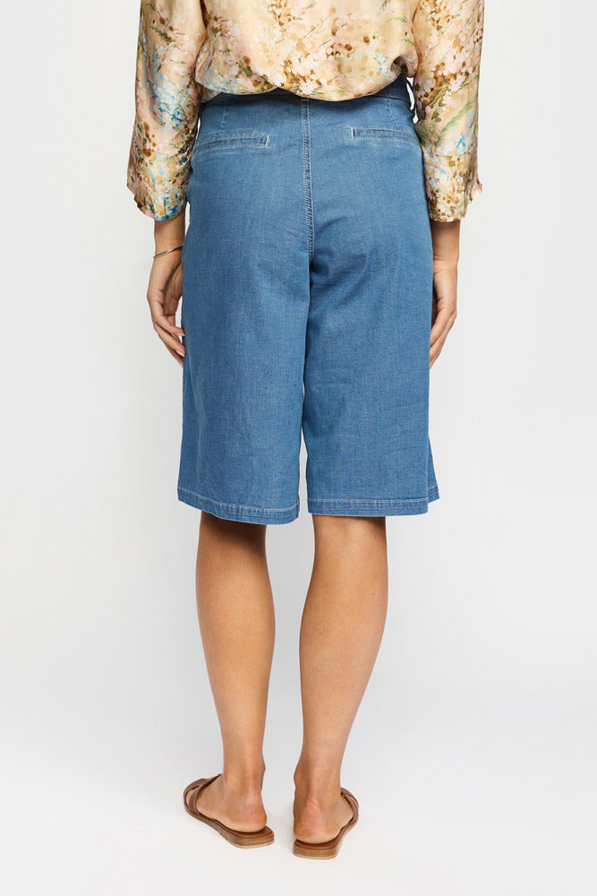 FRIDA - Lange shorts med vide ben