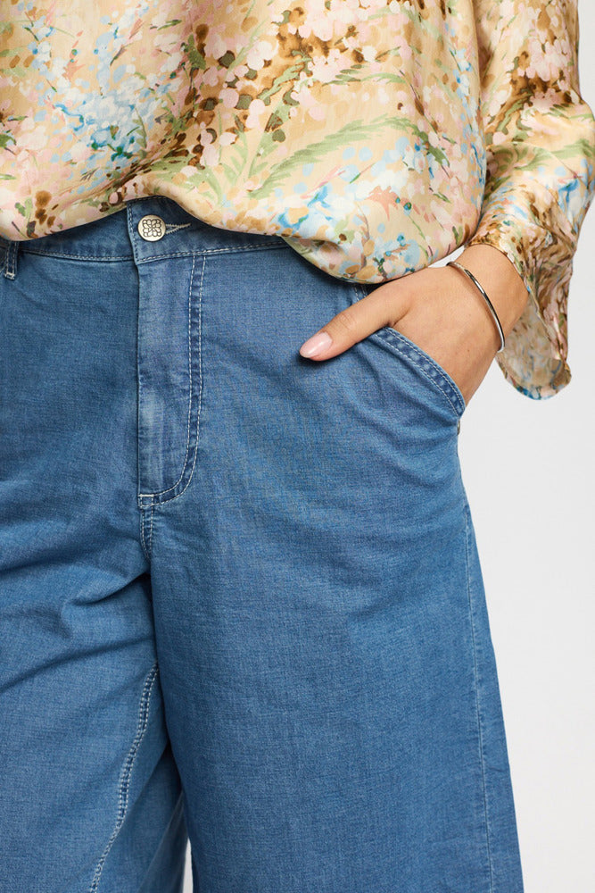FRIDA - Lange shorts med vide ben