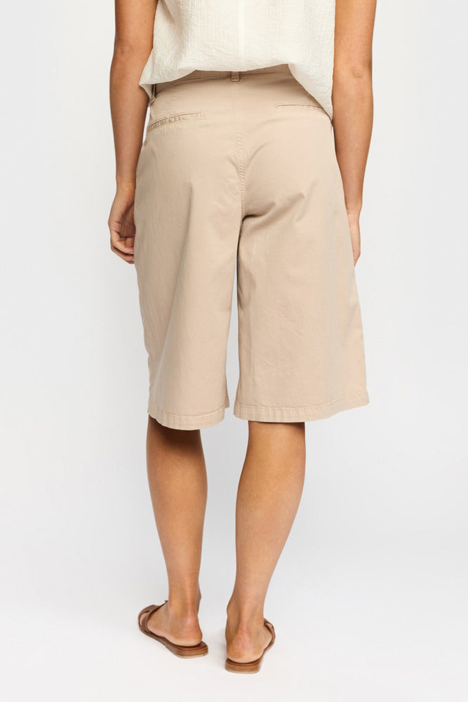 FRIDA - Lange shorts med vide ben