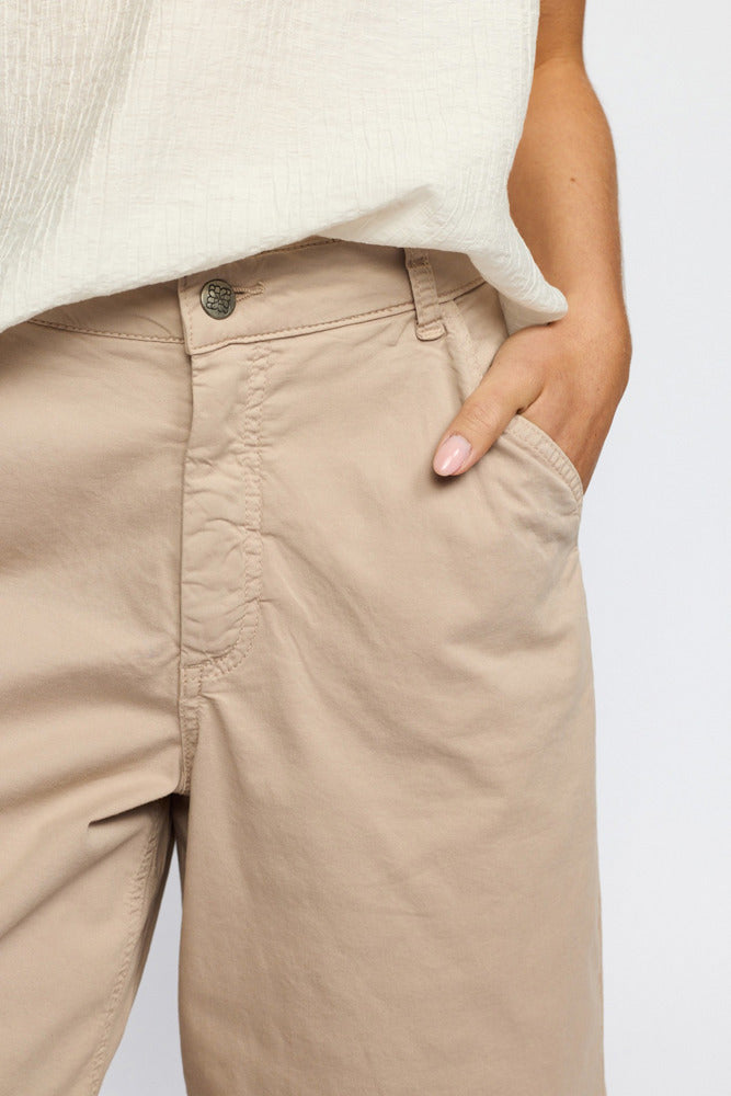 FRIDA - Lange shorts med vide ben