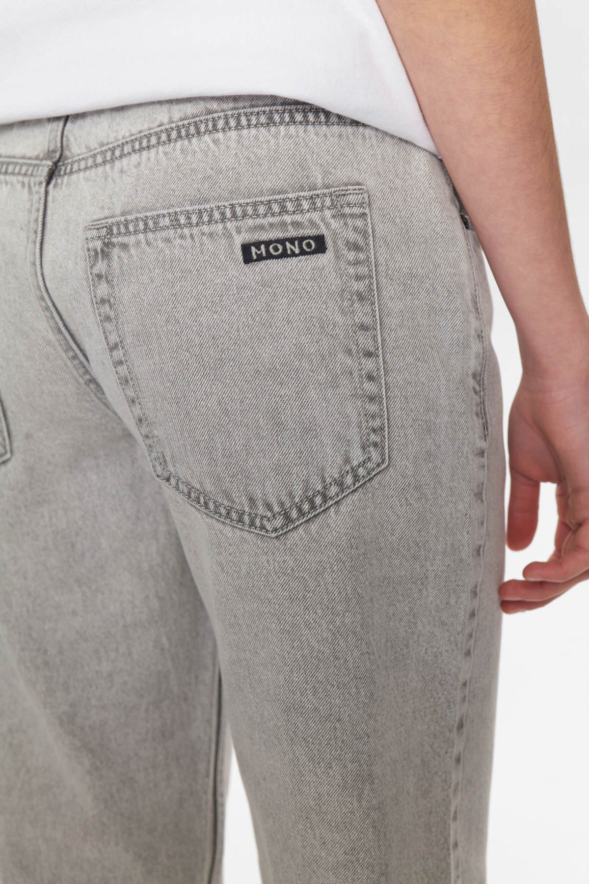 Mono CHESTER STRAIGHT BAGGY JEANS