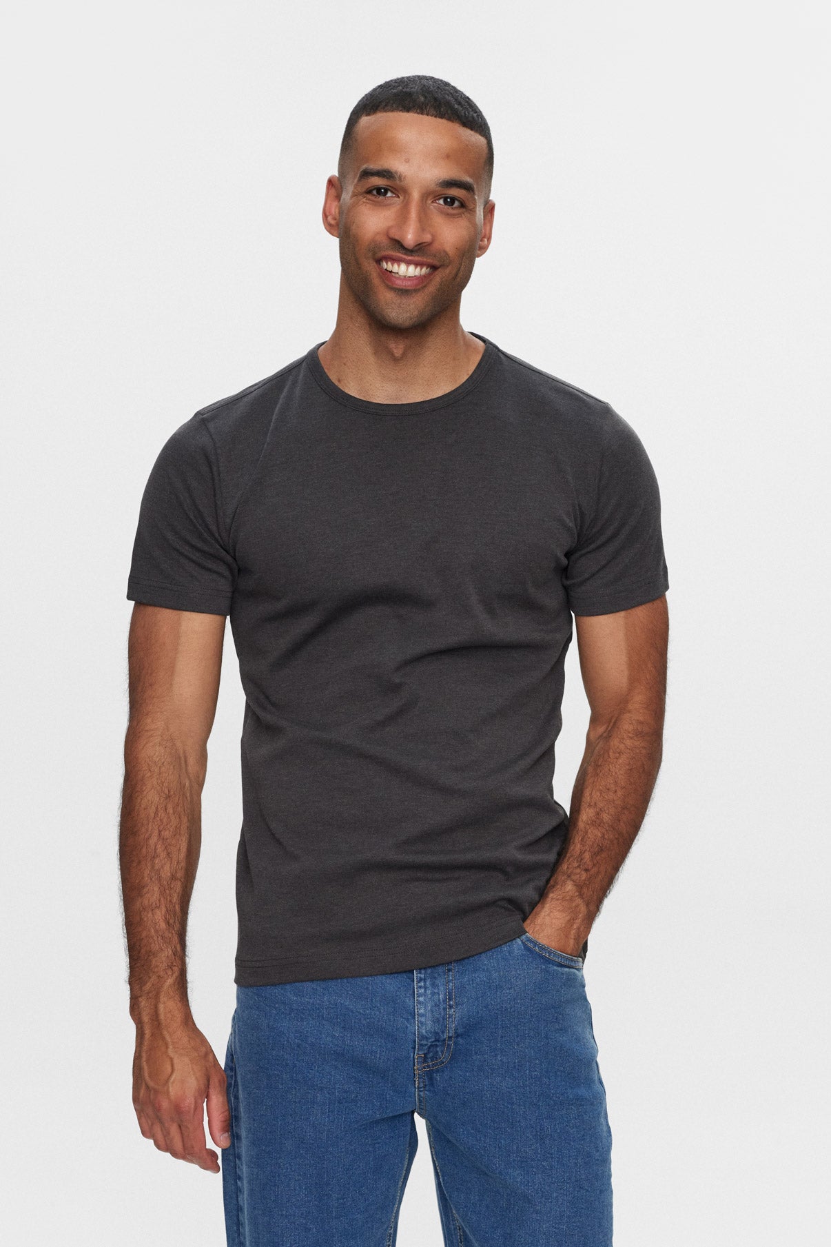 Sam - Basic T-shirt i tætvævet kvalitet