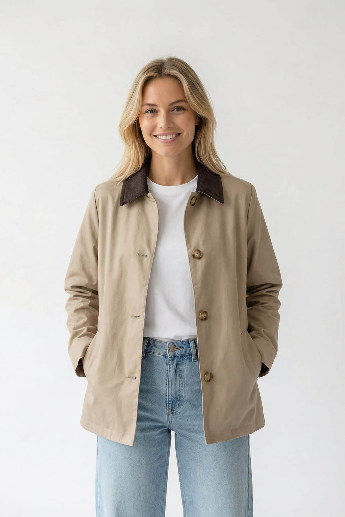 Livia - Kort jakke med fløjlskrave og lommer