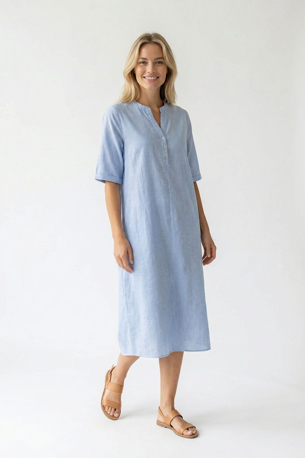 Alora - Hørkjole med V-udskæring