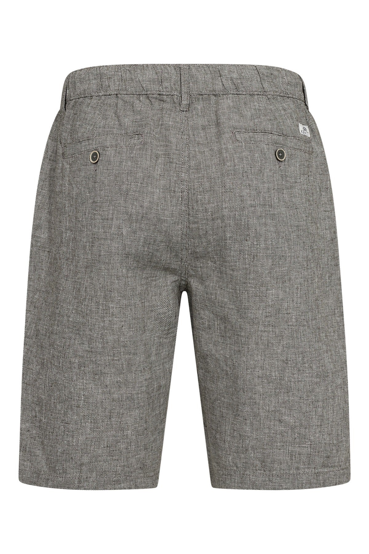 Army grønne lette shorts i hør med to baglommer og bæltestropper.