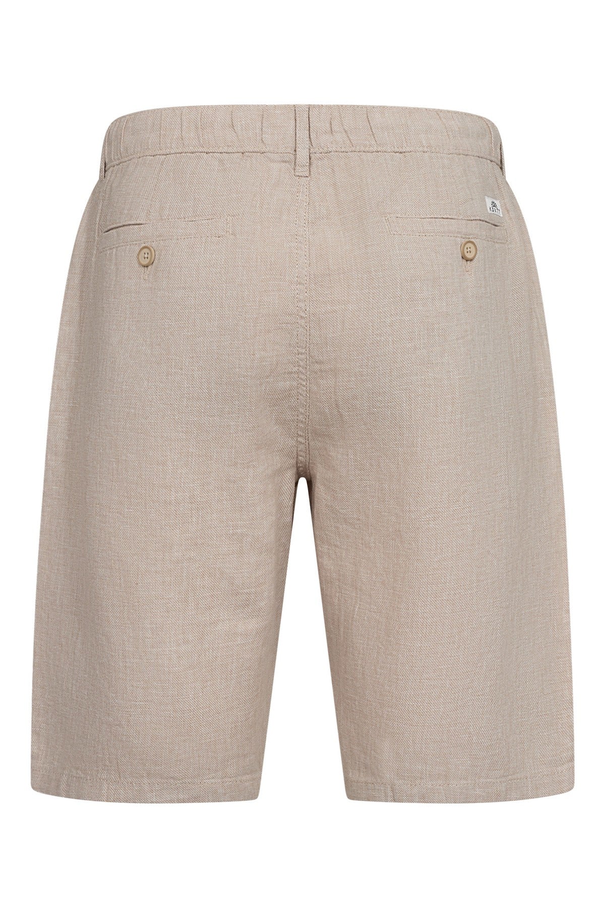 Beige hørshorts med knaplukning på baglommer og bæltestropper.