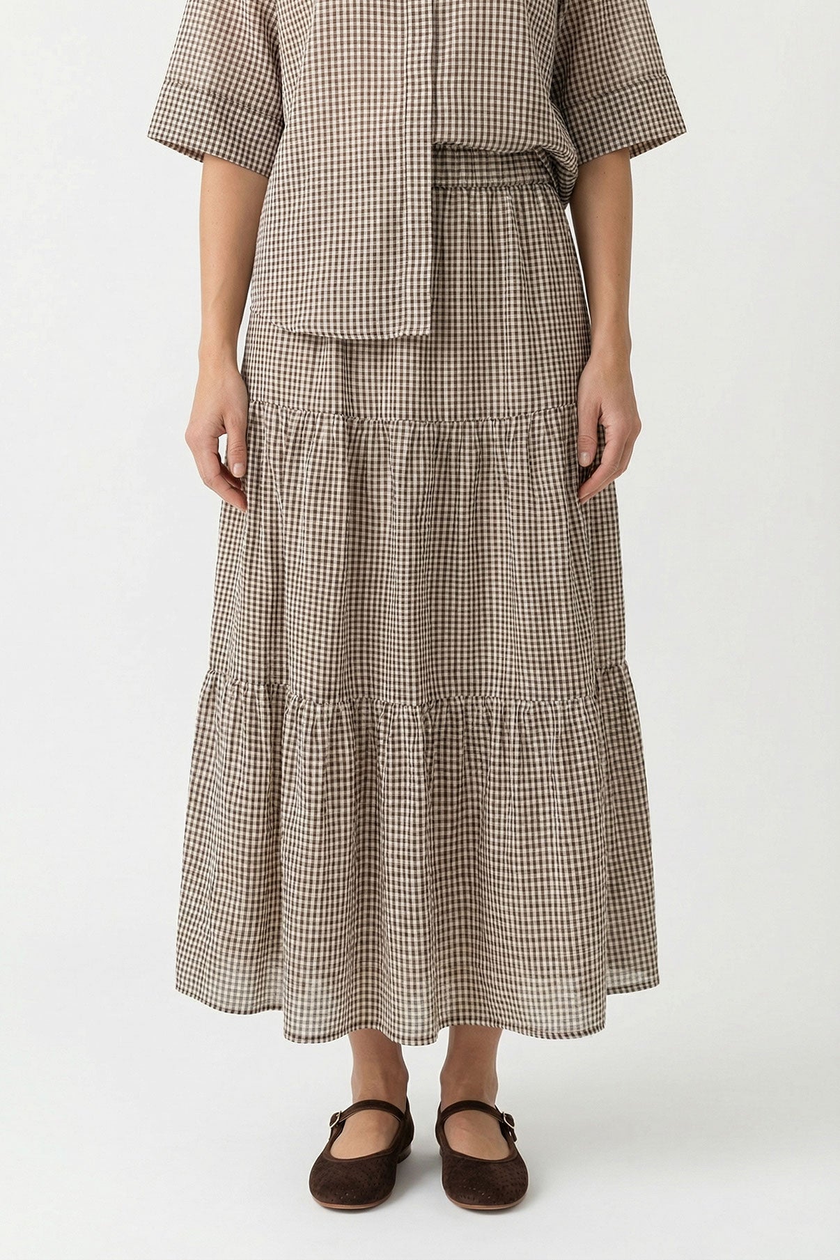 Nellike - Ternet nederdel med flæsedetaljer