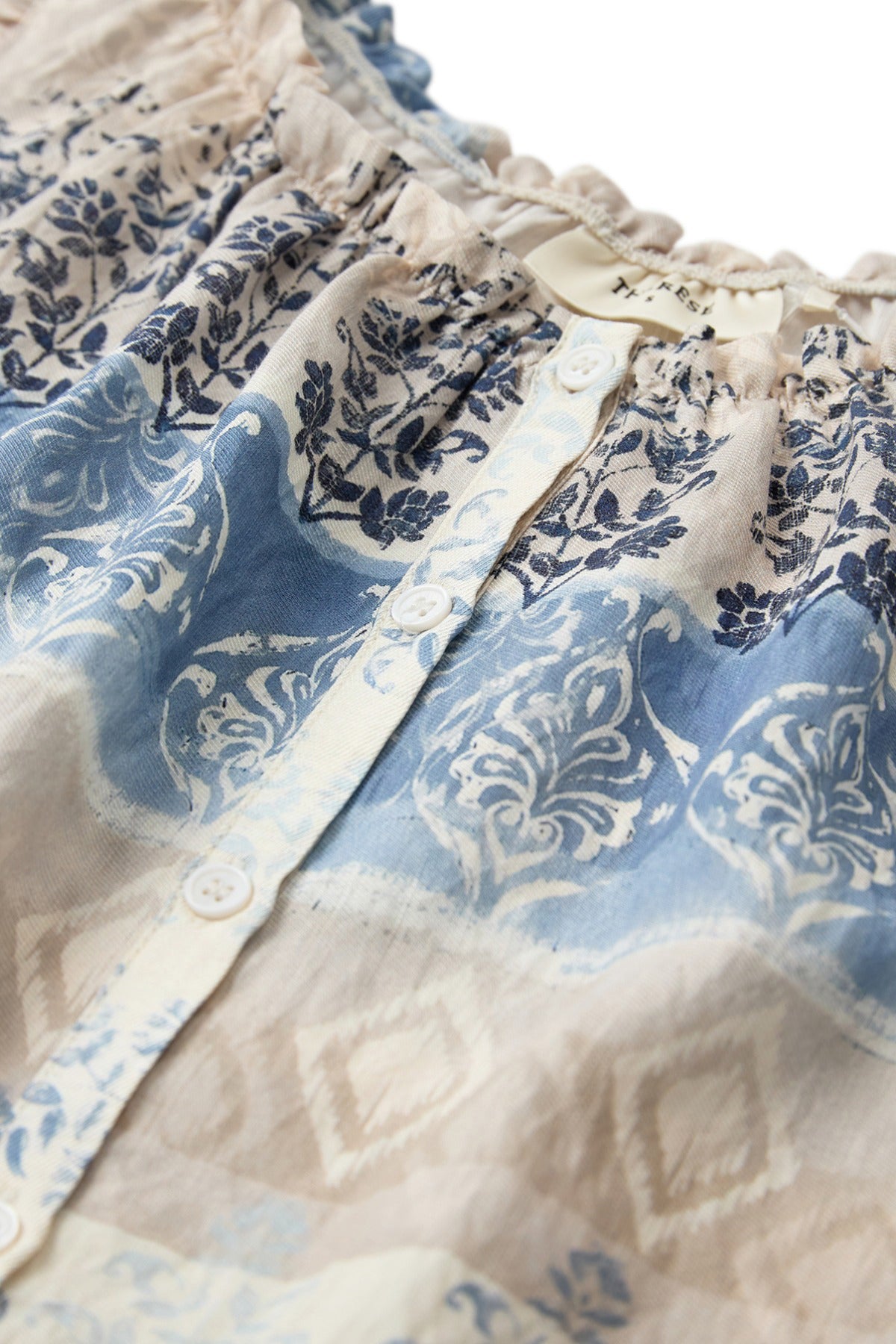 Rosalil - Mønstret top med flæsedetaljer