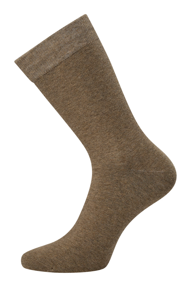 Brun sock i blød bomuld med ribstrikket manchet.