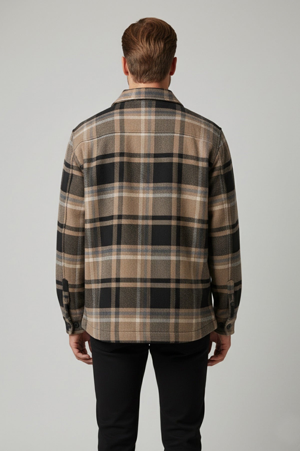 Ternet overshirt med brystlommer i kraftigt materiale