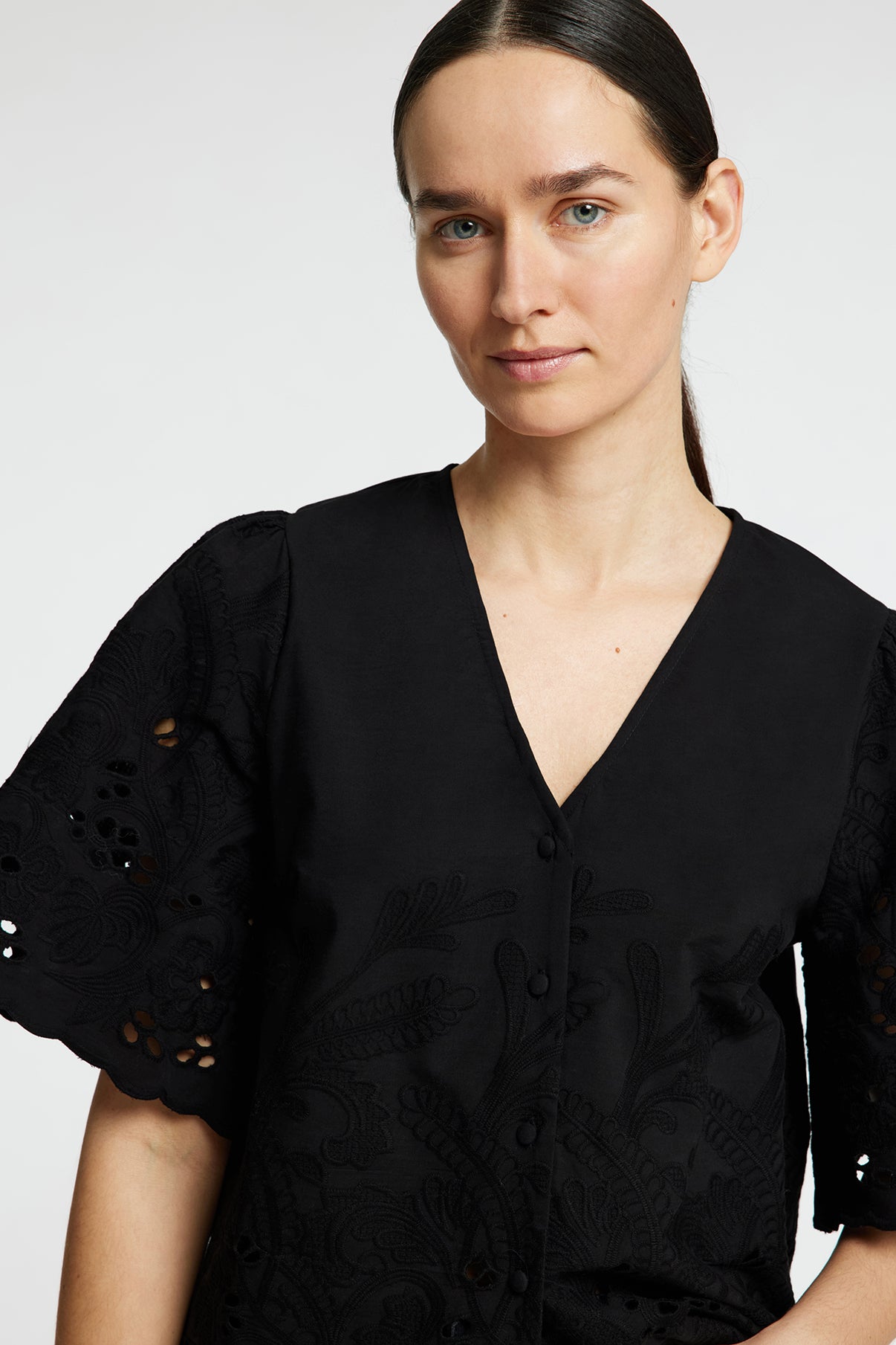 SELECTED FEMME SLFDAHLIA SS BRODERI SHIRT NOOS