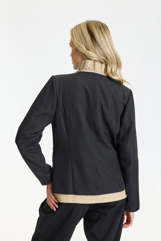 Loren - Blazer med blondedetaljer