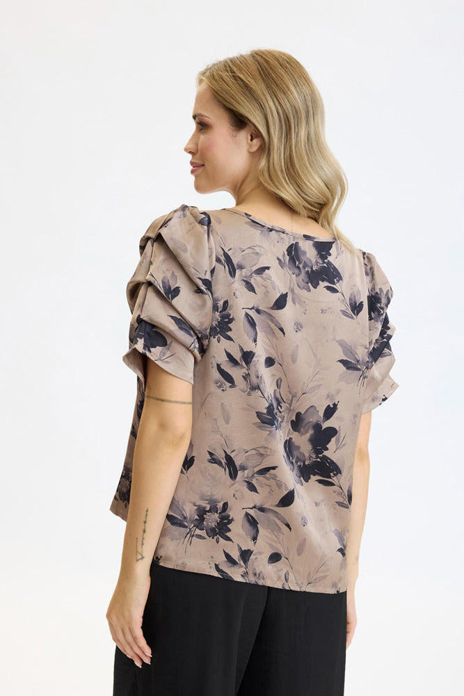 Vallerie - Bluse med blomstermønster og flæseærmer