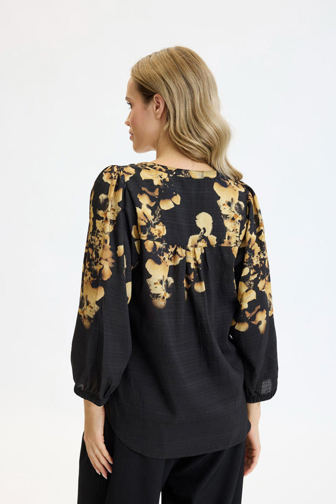 Chelsea - Bluse med blomstermønster og dekorative knapper