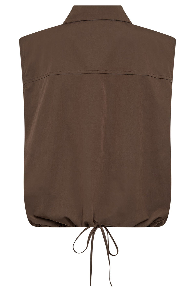 Kortærmet top i brun med bindebånd og løs pasform nederst.