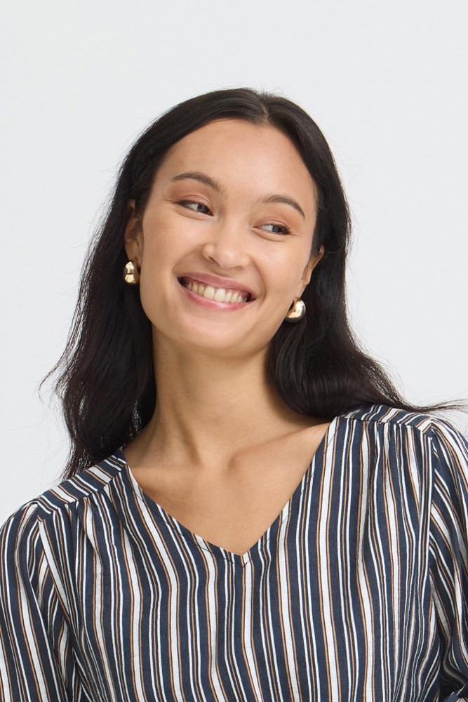 FRARIANA BL 19 - Bluse med lange ballonærmer