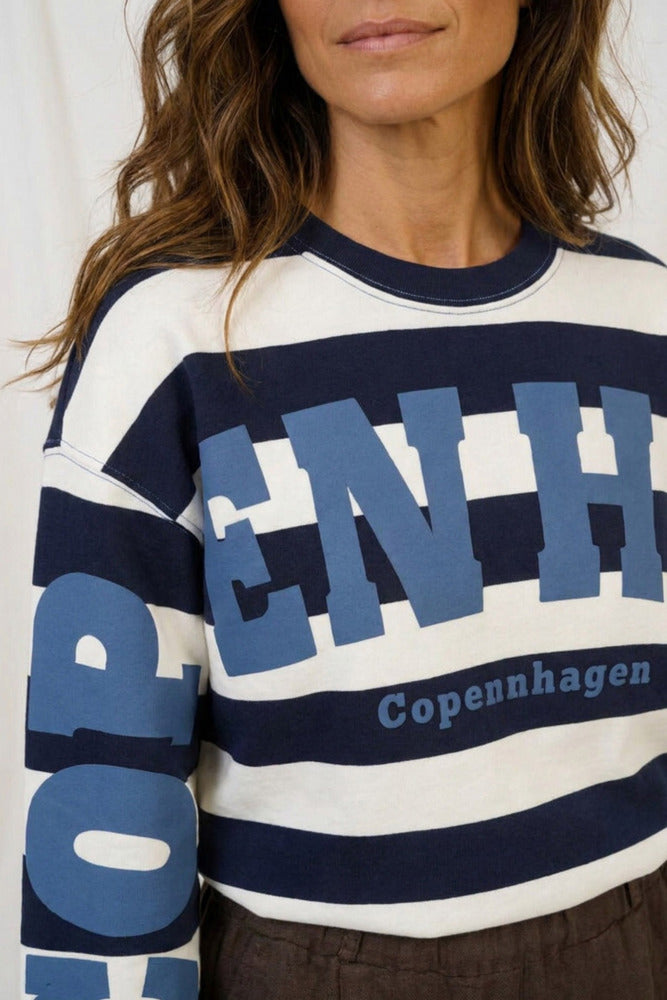 MdcNerina - Stribet sweatshirt med print