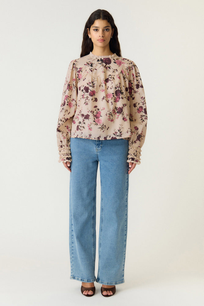 YASSILLE - Blomstret bluse med fine ærmer