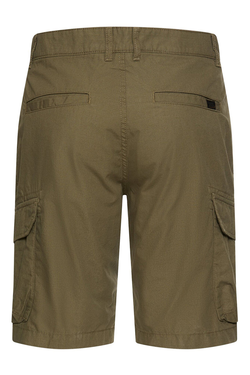 Cargoshorts i dyb olivengrøn bomuld med baglommer og sidelommer.