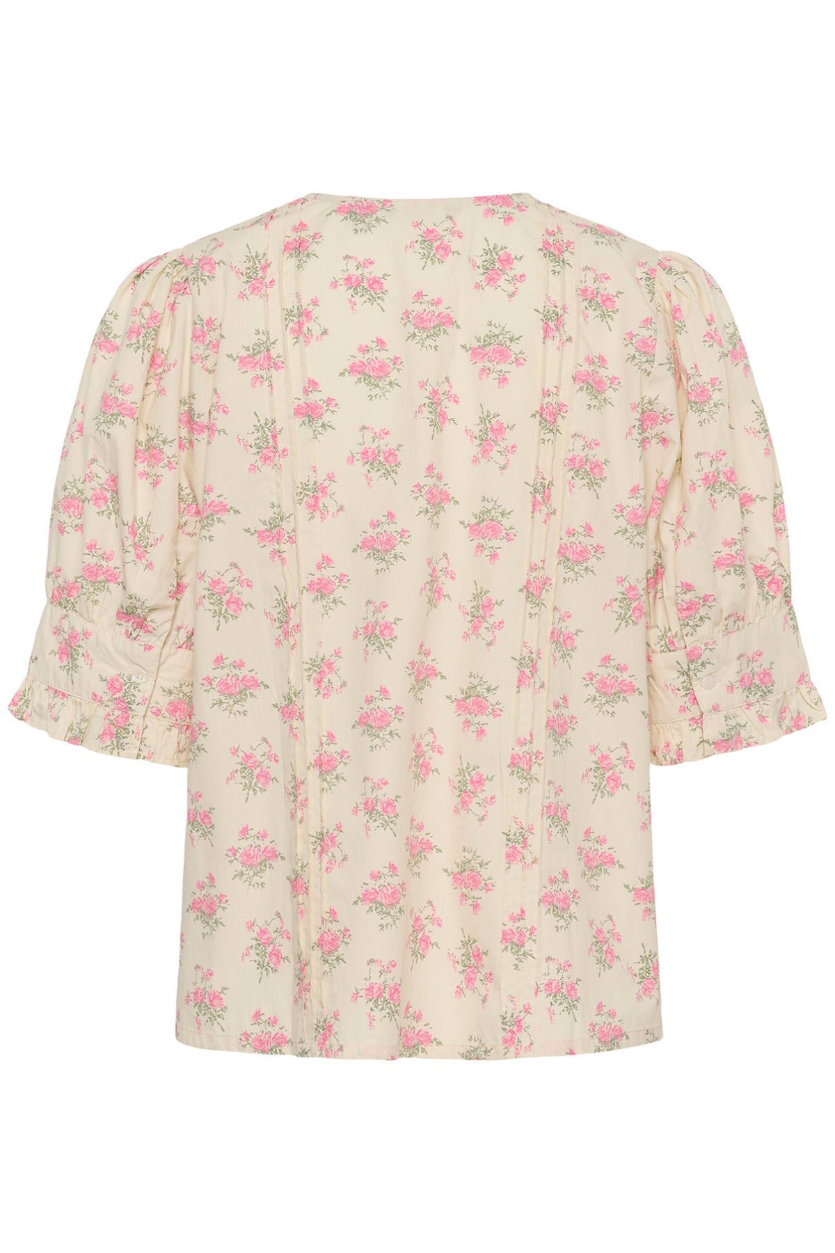 Kortærmet skjortebluse i offwhite med lyserøde blomsterprint og let puffede ærmer.