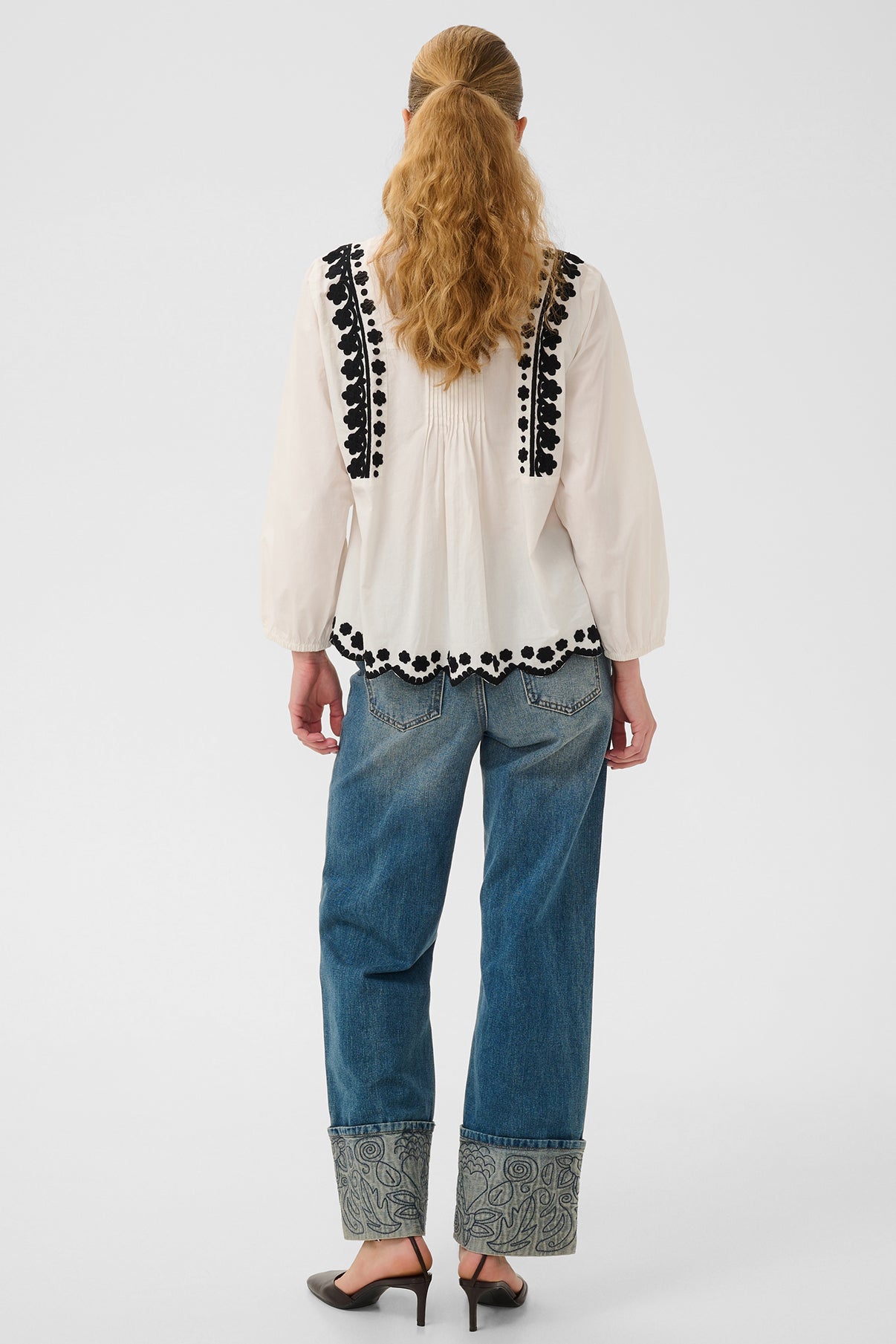 CUviba - Langærmet bluse med broderi
