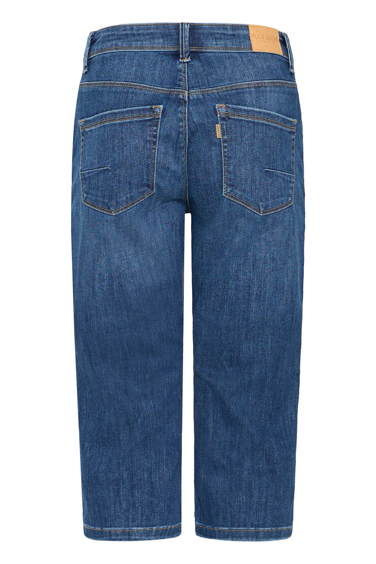 Højtaljede mediumblå denim capri jeans med baglommer og læderlabel på linningen.