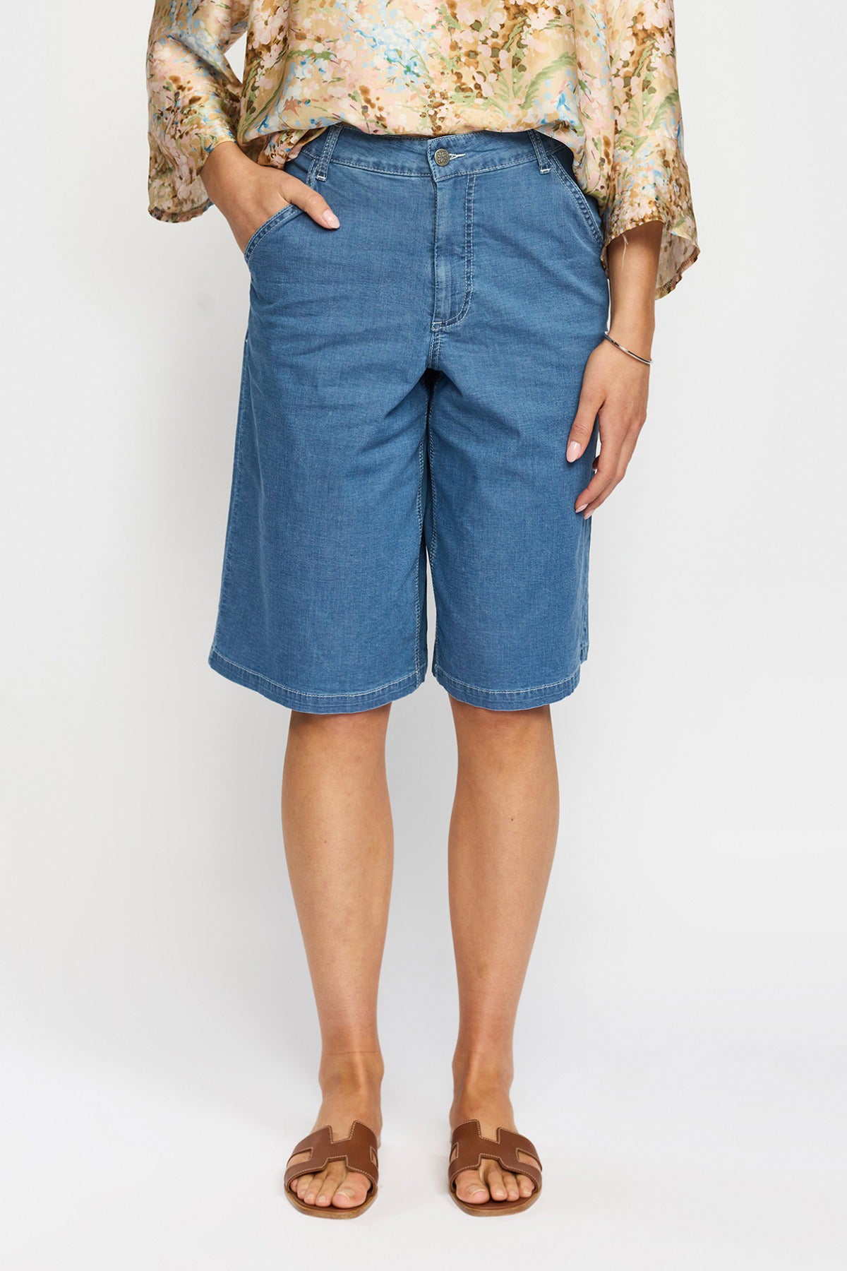 FRIDA - Lange shorts med vide ben