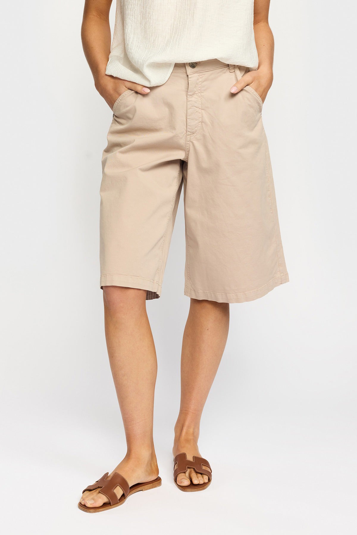 FRIDA - Lange shorts med vide ben