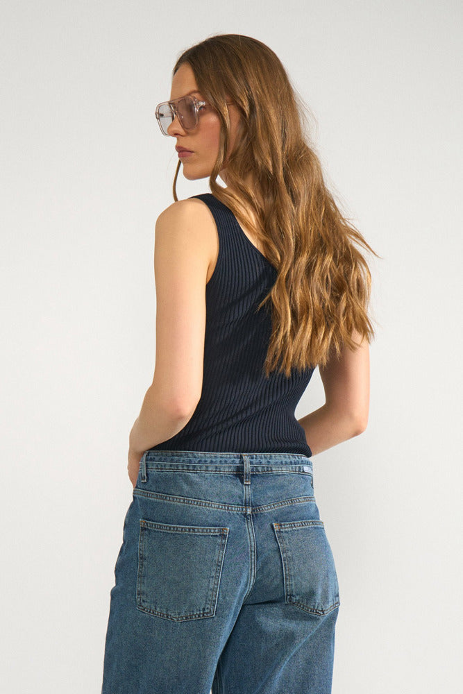 NUCERYS - Cropped top med ribstruktur