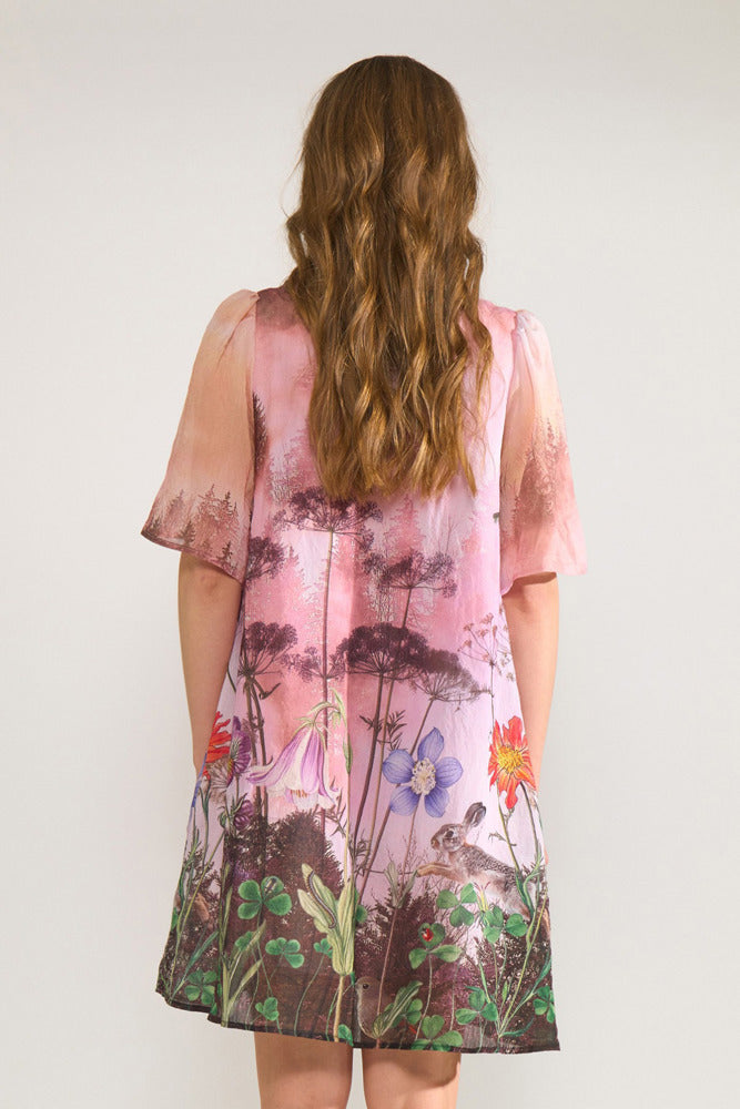 NUFOREST - Kjole med detaljeret blomsterprint